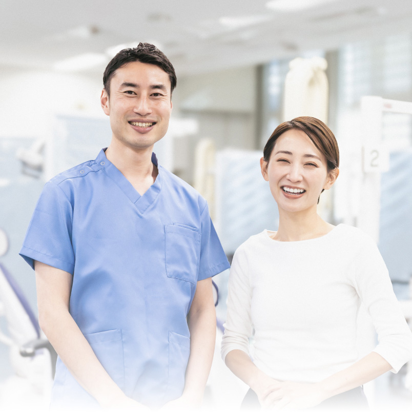 男性歯科医と女性スタップ