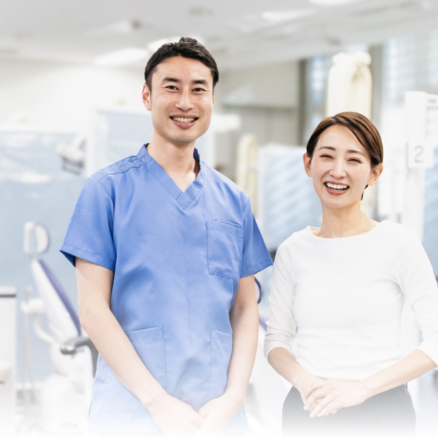 男性歯科医と女性スタップ